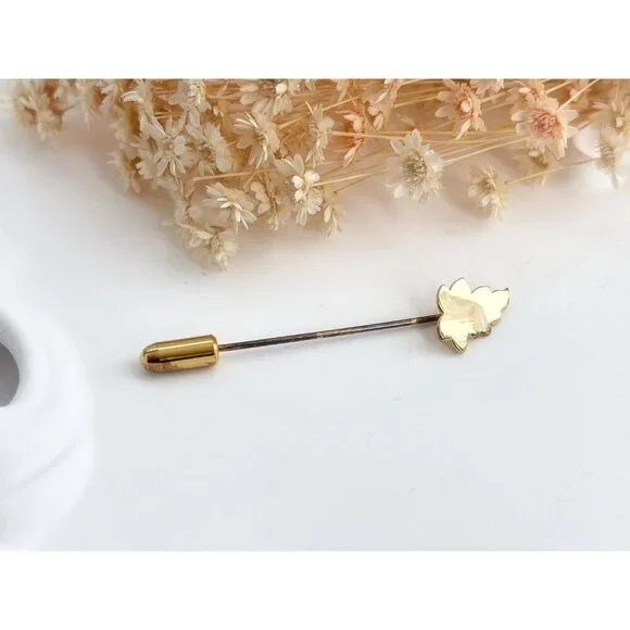 Leaf Shaped Gold Toned Classic Vintage Stick Pin | Hat Pin | Lapel Pin - Picture 6 of 9